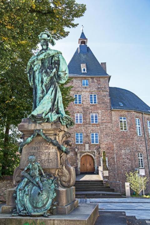 Wohlfuhloase - Ganzes Haus Mit 2 Schlafzimmern Moers Exterior foto